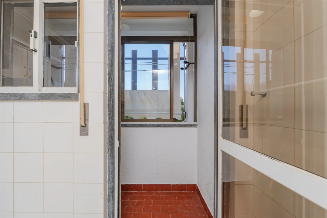 Apartamento T2 para Venda em São Domingos de Rana Foto 14