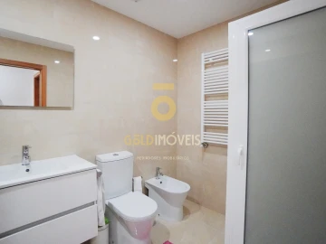 Apartamento T3 para Venda em Penafiel