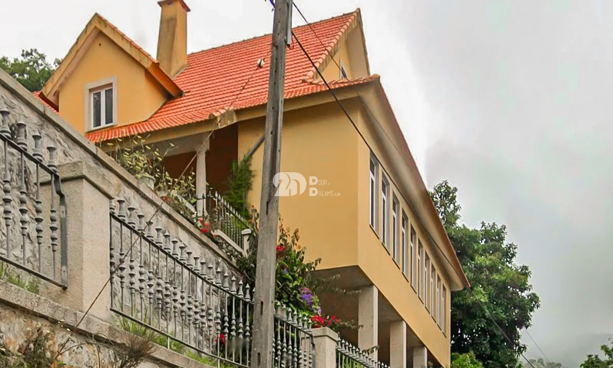 Moradia T4 para Venda em Santa Maria Maior e Monserrate e Meadela Foto 2