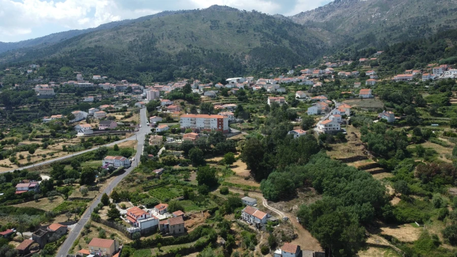 Terreno para Venda em Cantar-Galo e Vila do Carvalho Foto 4
