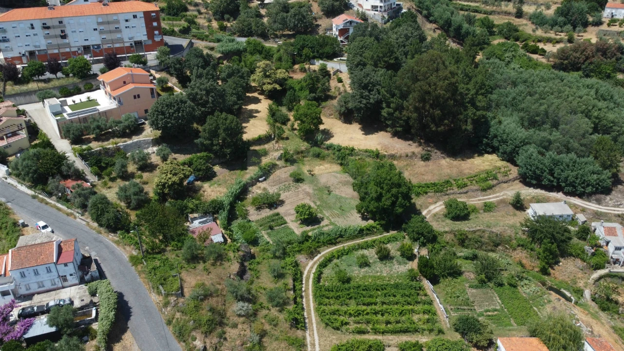 Terreno para Venda em Cantar-Galo e Vila do Carvalho Foto 1