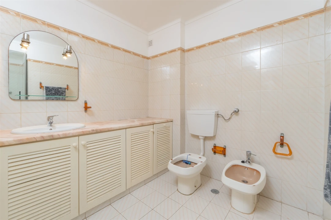 Apartamento T2 para Venda em São Domingos de Rana Foto 21