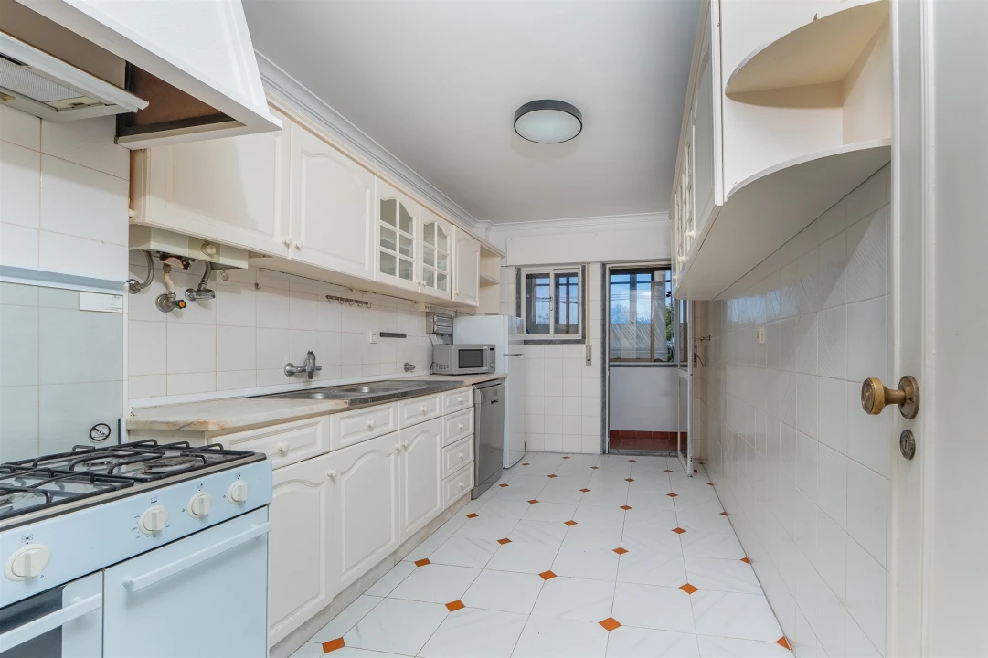 Apartamento T2 para Venda em São Domingos de Rana Foto 30
