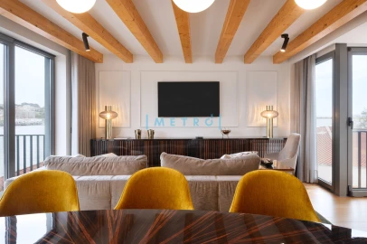 Apartamento T3 para Venda em Lordelo do Ouro e Massarelos