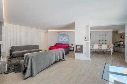 Moradia T4 para Venda em Santa Barbara de Nexe