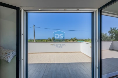 Moradia T4 para Venda em Santa Barbara de Nexe