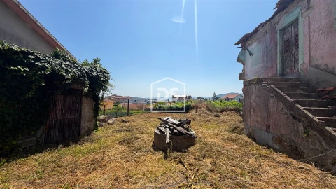 Moradia T1 para Venda em Nespereira e Casais