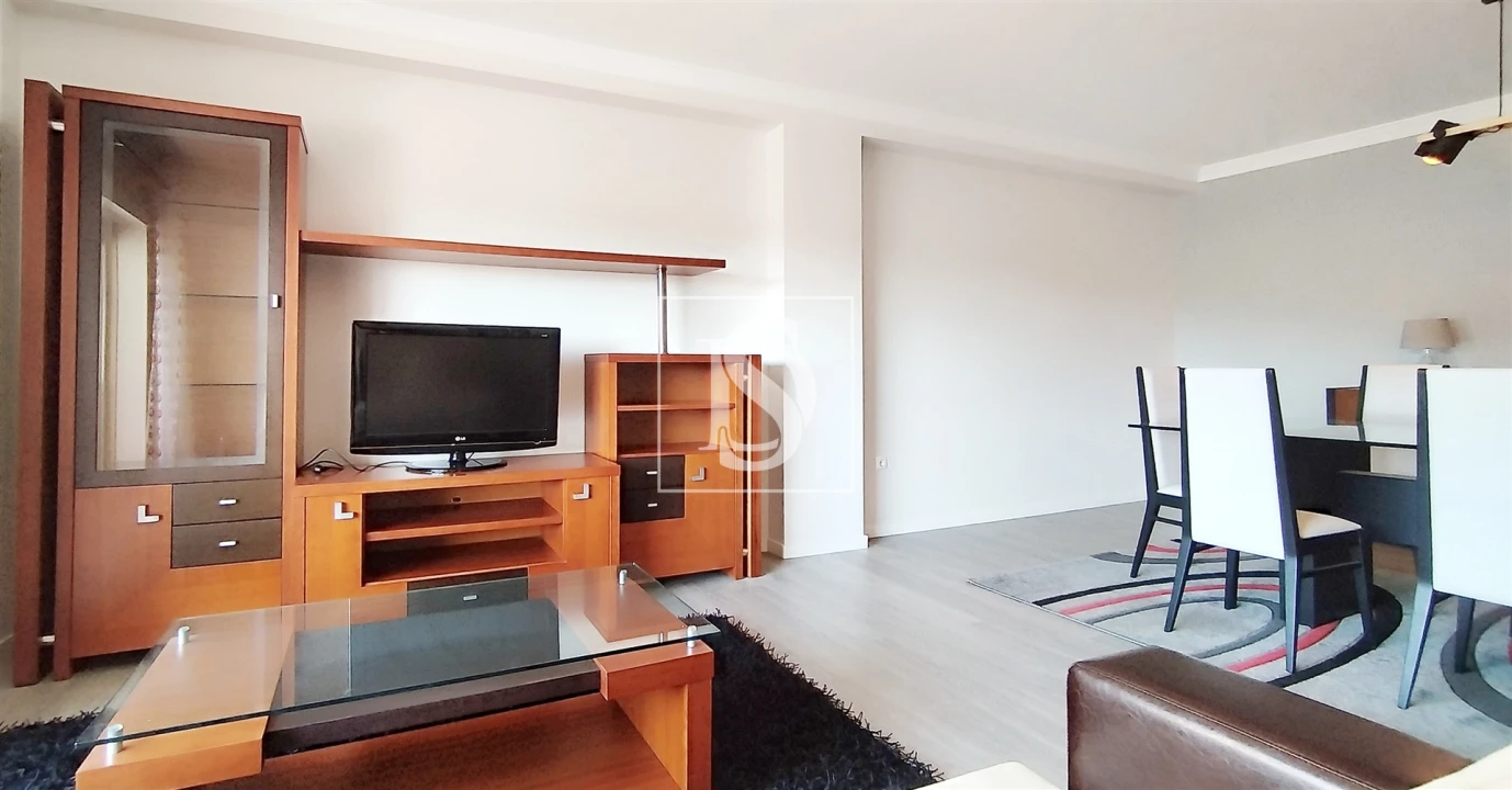 Apartamento T3 para Venda em Sé, Santa Maria e Meixedo Foto 8