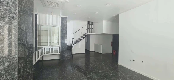 Loja para Arrendamento em São João Baptista e Santa Maria dos Olivais