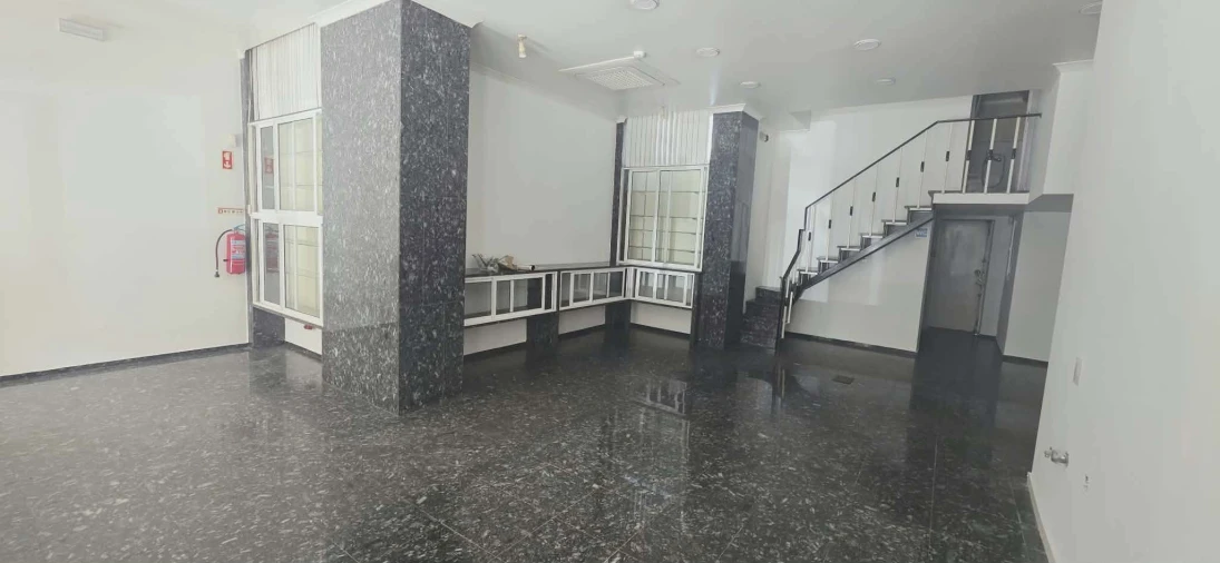 Loja para Arrendamento em São João Baptista e Santa Maria dos Olivais Foto 6