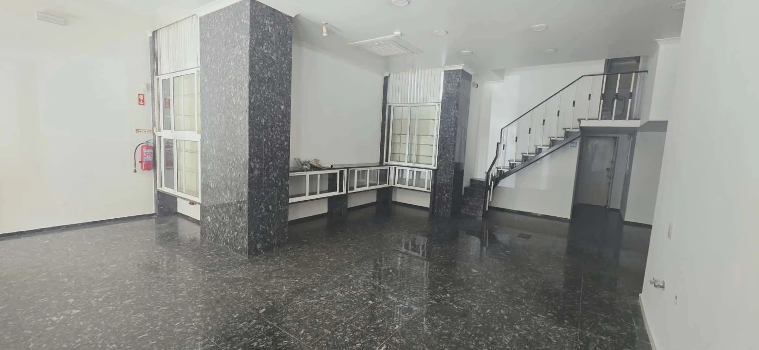 Loja para Arrendamento em São João Baptista e Santa Maria dos Olivais Foto 6