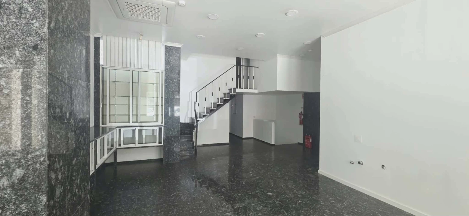 Loja para Arrendamento em São João Baptista e Santa Maria dos Olivais Foto 8