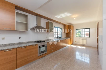 Moradia T5 para Venda em Mateus