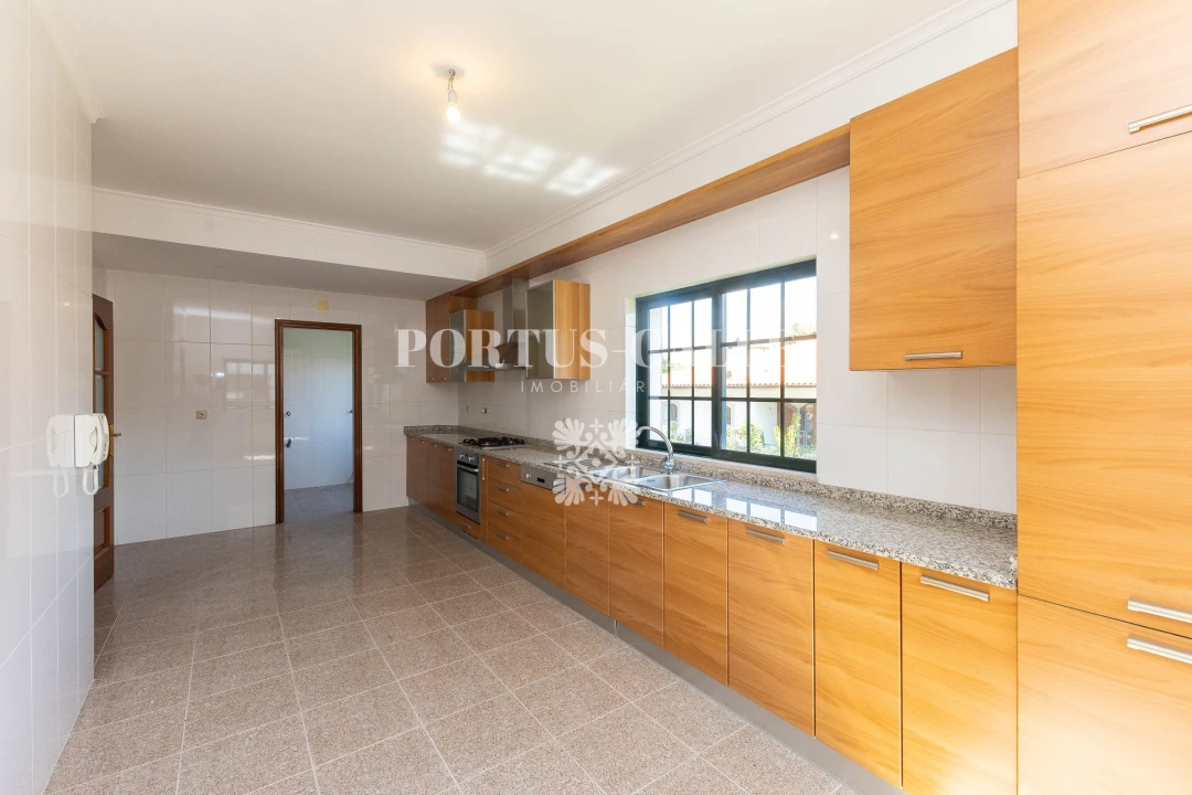 Moradia T5 para Venda em Mateus Foto 12