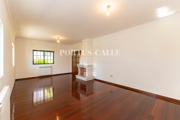 Moradia T5 para Venda em Mateus Foto 9