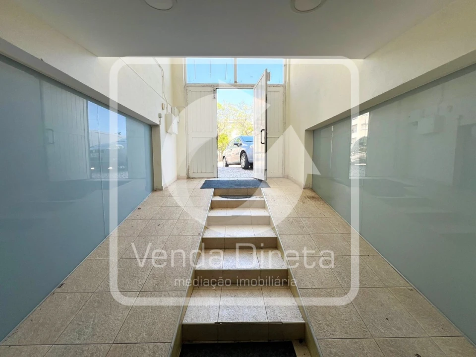 Garagem para Venda em Setubal (São Sebastião) Foto 2