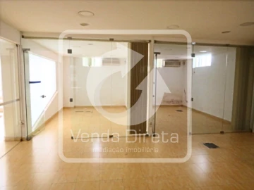 Garagem para Venda em Setubal (São Sebastião)