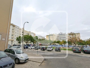 Garagem para Venda em Setubal (São Sebastião)