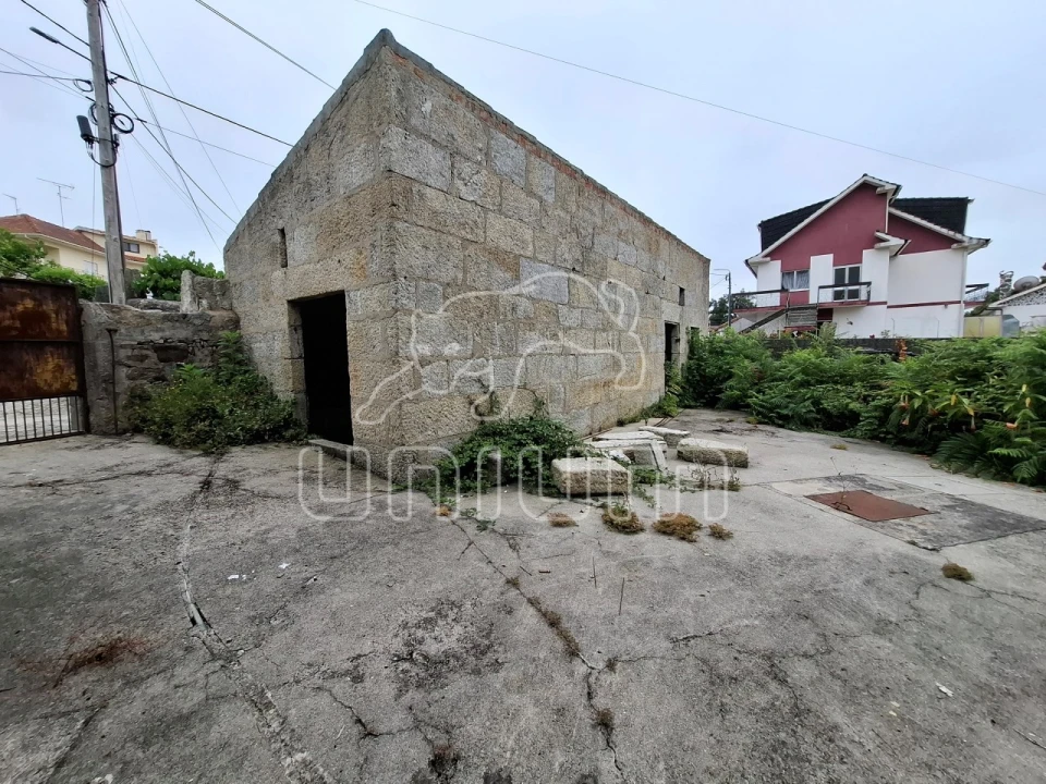 Moradia T5 para Venda em Vila Nova de Anha Foto 8