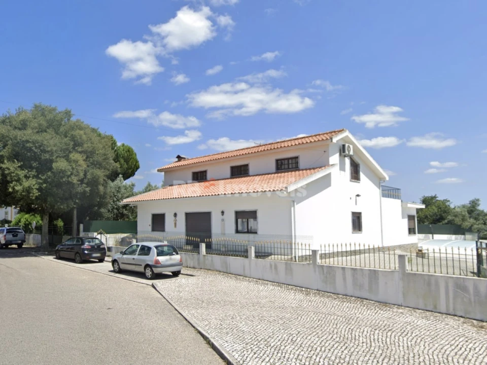Moradia T5 para Venda em Vila Nova da Barquinha Foto 1