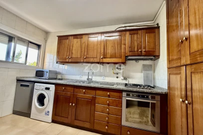 Apartamento T4 para Arrendamento em Avenidas Novas
