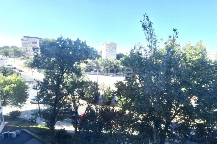 Apartamento T4 para Arrendamento em Avenidas Novas Foto 24