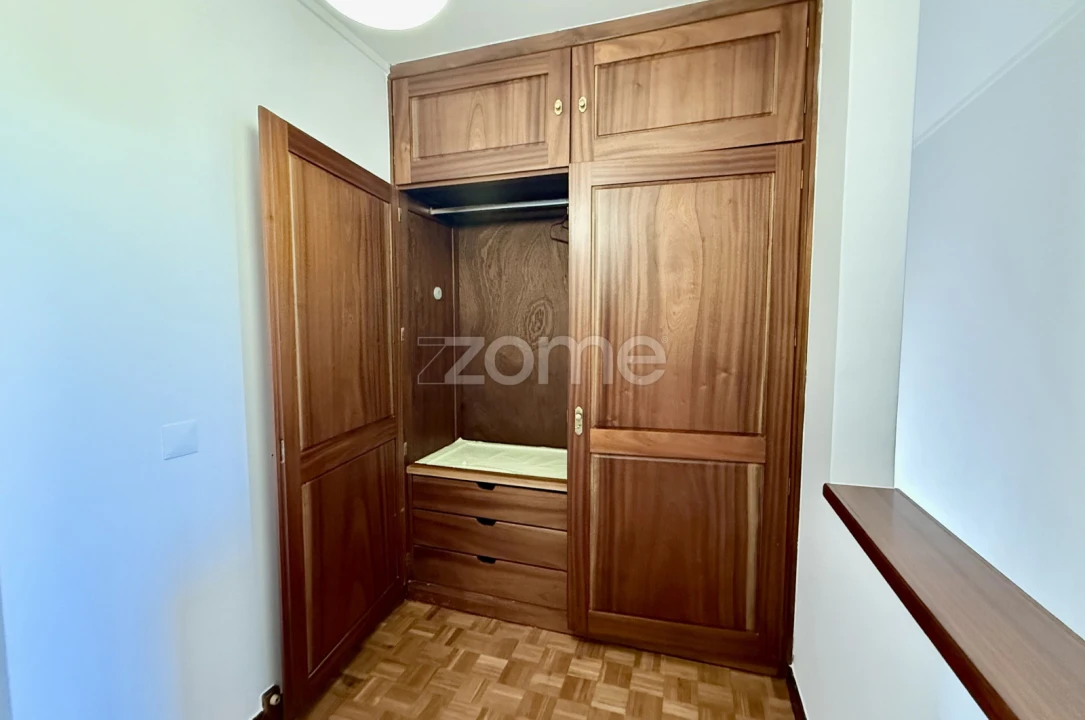 Apartamento T4 para Arrendamento em Avenidas Novas Foto 16