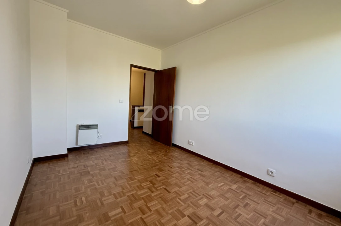 Apartamento T4 para Arrendamento em Avenidas Novas Foto 20