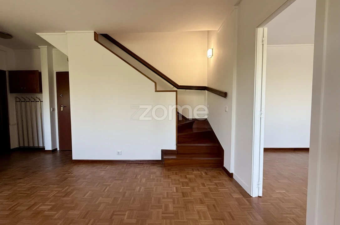 Apartamento T4 para Arrendamento em Avenidas Novas Foto 5