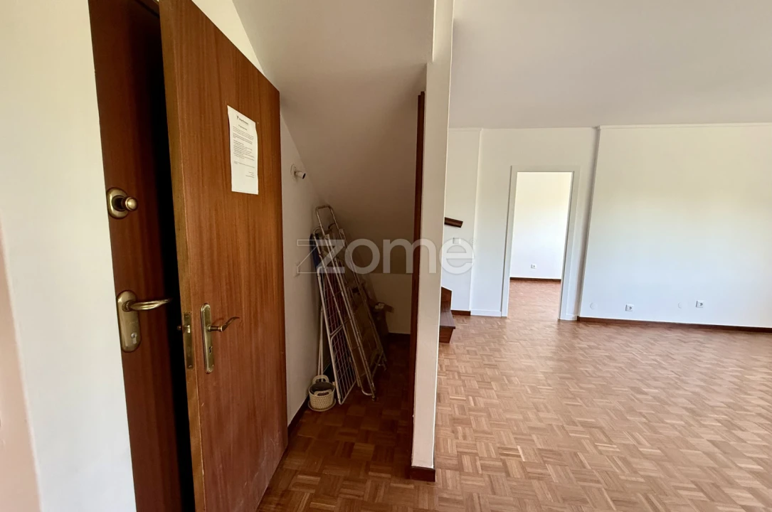Apartamento T4 para Arrendamento em Avenidas Novas Foto 4