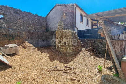 Moradia T2 para Venda em Castanheira de Pêra e Coentral