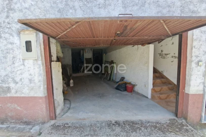 Moradia T2 para Venda em Castanheira de Pêra e Coentral