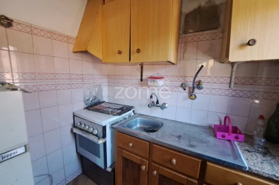 Moradia T2 para Venda em Castanheira de Pêra e Coentral