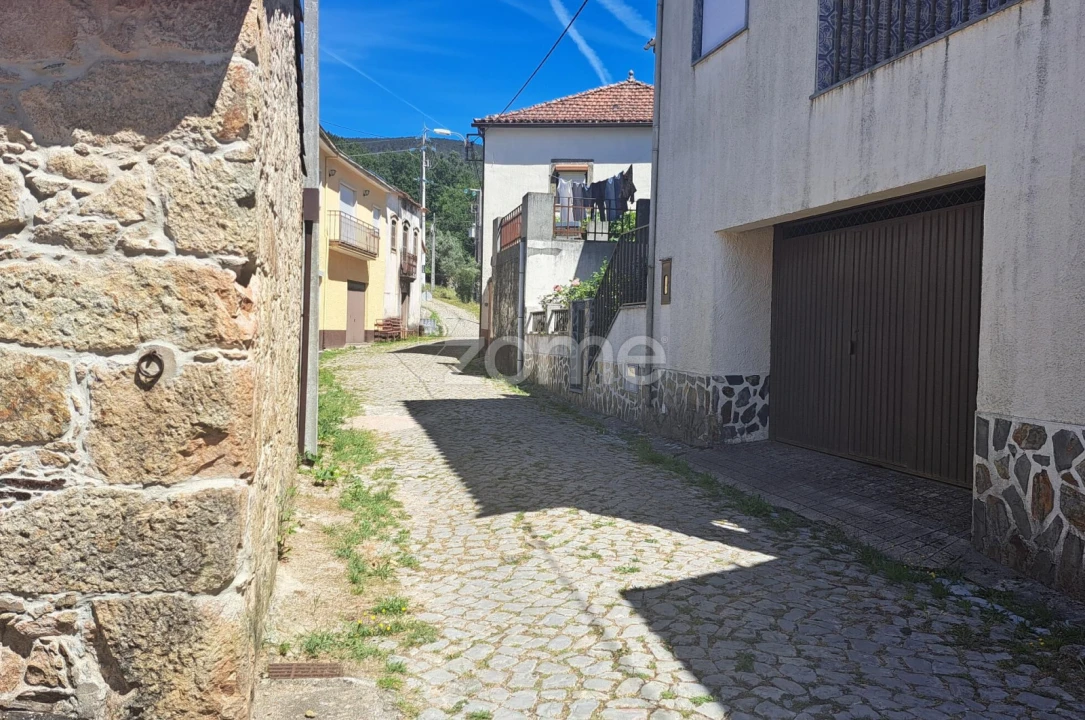Moradia T2 para Venda em Castanheira de Pêra e Coentral Foto 6