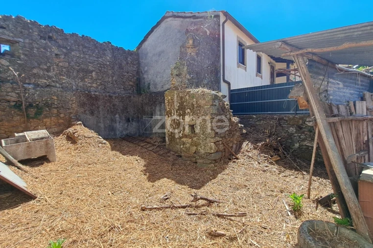 Moradia T2 para Venda em Castanheira de Pêra e Coentral Foto 41