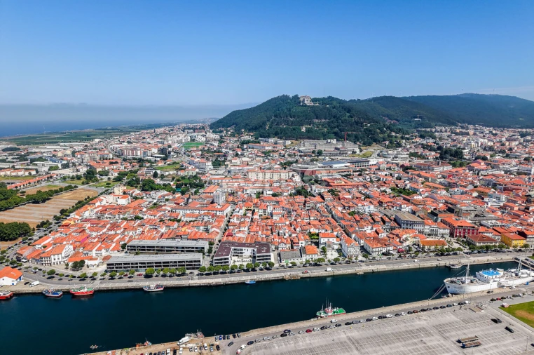 Moradia T2 para Venda em Santa Maria Maior e Monserrate e Meadela Foto 38
