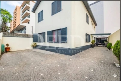 Moradia T3 para Venda em Santo Antonio