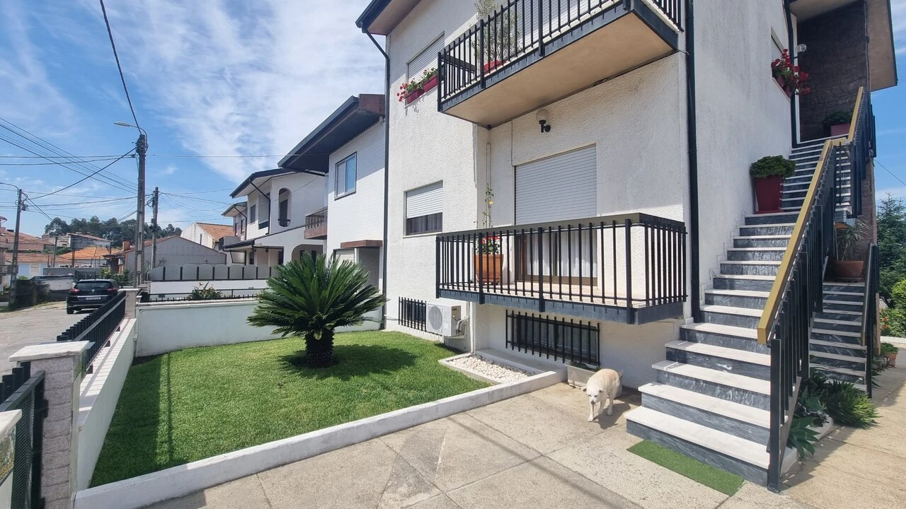 Apartamento T3 para Venda em Fânzeres e São Pedro da Cova Foto 1