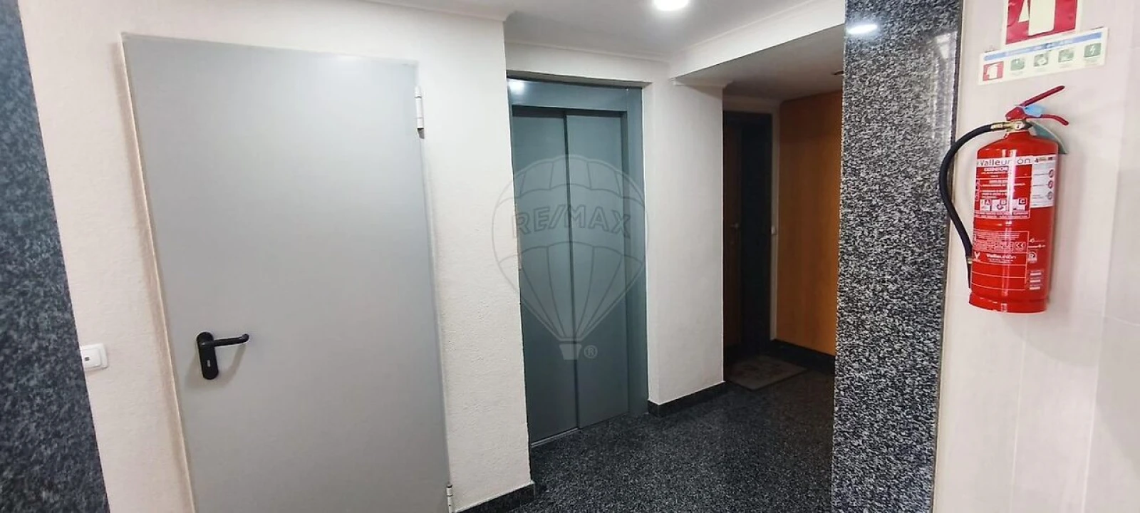 Apartamento T2 para Venda em Vialonga Foto 15