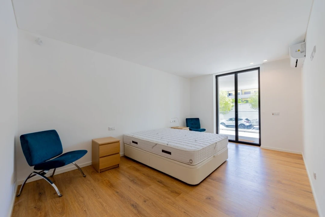 Apartamento T4 para Venda em Olhão Foto 16