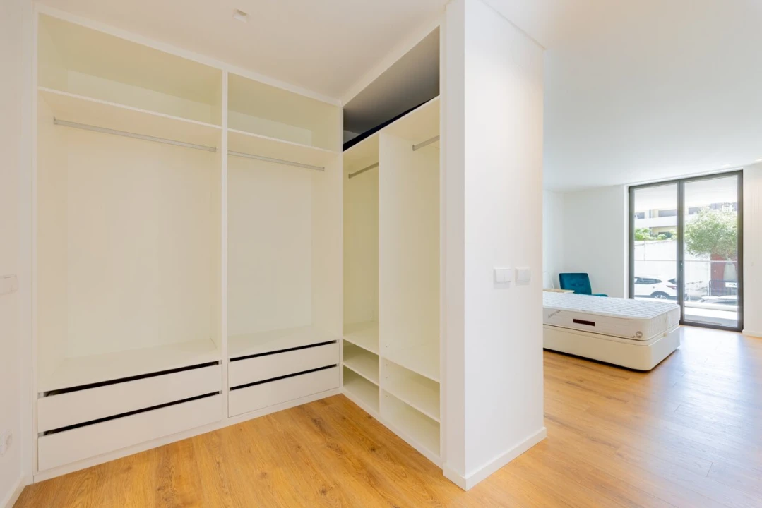 Apartamento T4 para Venda em Olhão Foto 10