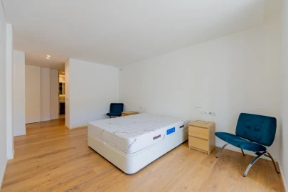 Apartamento T4 para Venda em Olhão