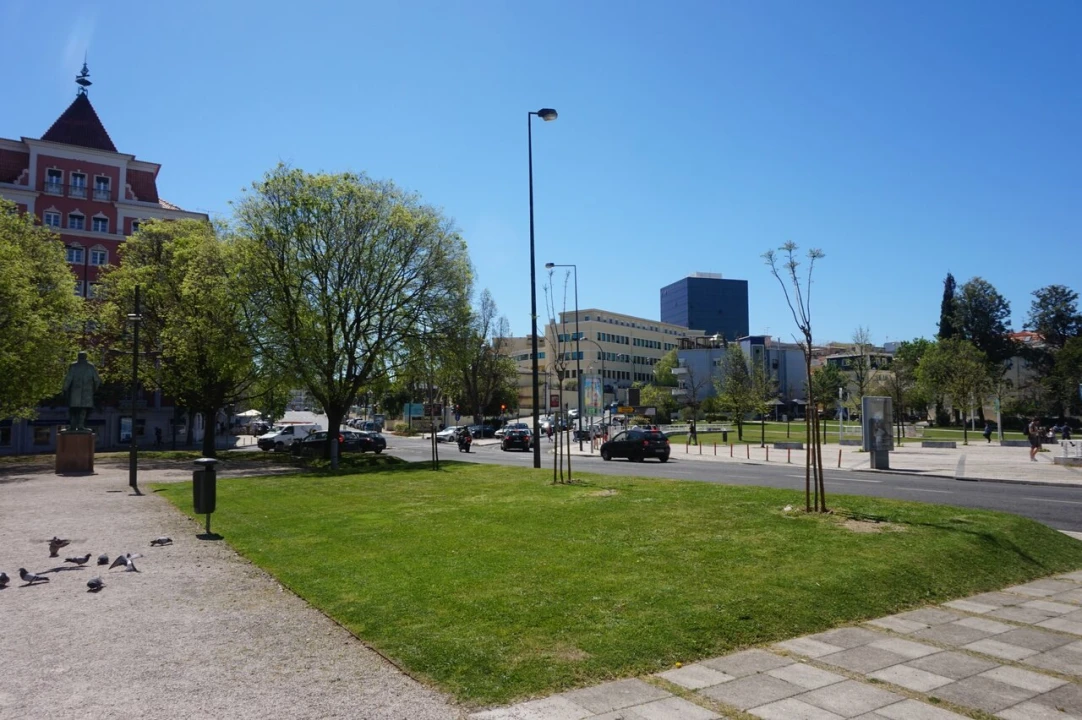 Loja para Arrendamento em Alvalade Foto 12