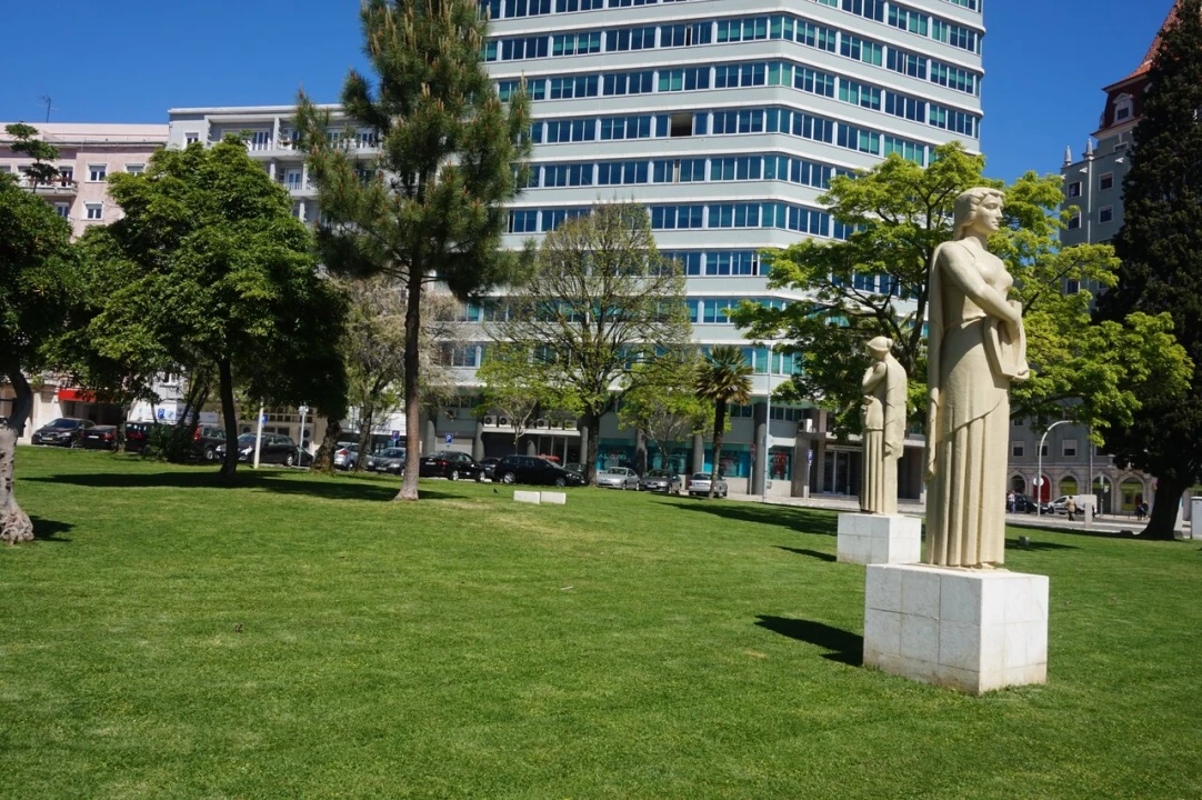 Loja para Arrendamento em Alvalade Foto 17