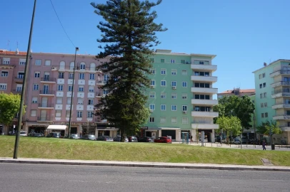 Loja para Arrendamento em Alvalade