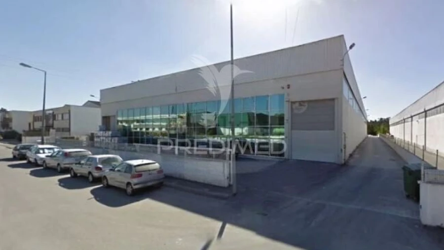 Armazém para Venda em Oiã