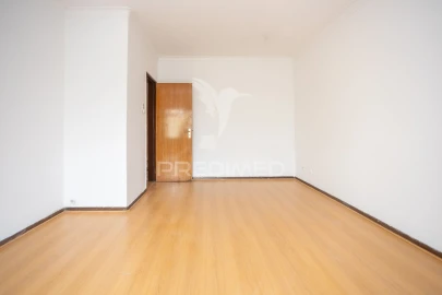 Apartamento T3 para Venda em Algés, Linda-A-Velha e Cruz Quebrada-Dafundo