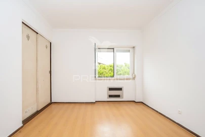 Apartamento T3 para Venda em Algés, Linda-A-Velha e Cruz Quebrada-Dafundo