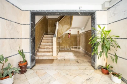 Apartamento T3 para Venda em Algés, Linda-A-Velha e Cruz Quebrada-Dafundo