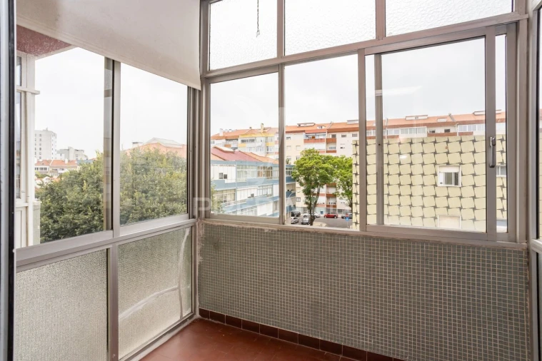 Apartamento T3 para Venda em Algés, Linda-A-Velha e Cruz Quebrada-Dafundo Foto 9